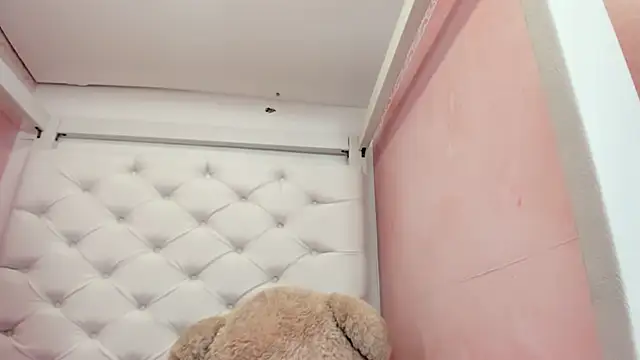 eimy skinny  online show from February 27, 2026, 1:00 pm