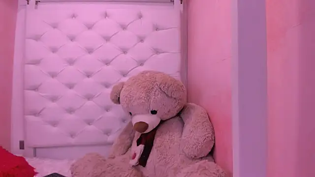 Snapshot of eimy_skinny_ chatting on April 18, 2026, 1:46 pm eimy skinny online show from April 18, 2026, 1:46 pm