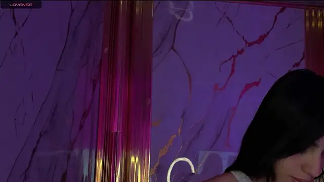 eimy skinny  online show from February 7, 2026, 12:24 pm