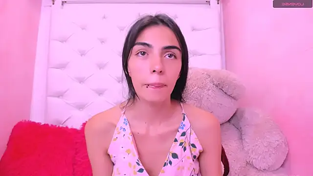 eimy skinny  online show from April 8, 2026, 1:45 pm