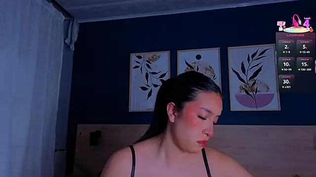 SarahMiler  online show from September 24, 2025, 11:50 am