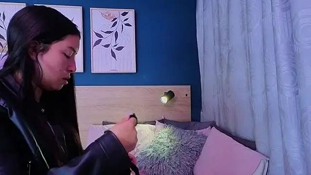 SarahMiler  online show from March 2, 2026, 12:34 pm