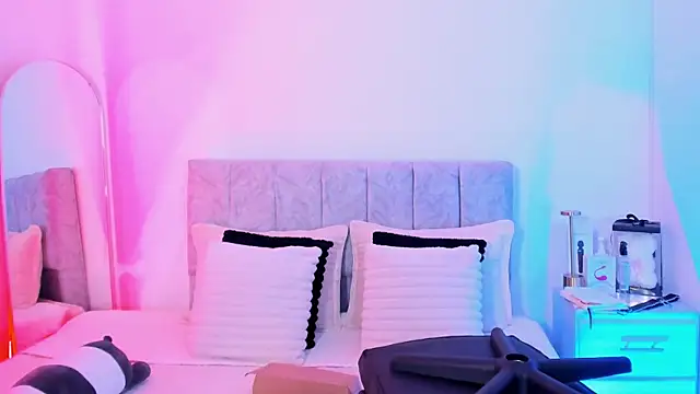 Snapshot of Taylormaxwell chatting on February 9, 2026, 9:02 pm Taylormaxwell online show from February 9, 2026, 9:02 pm