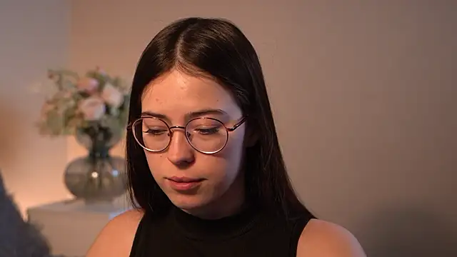 Snapshot of ywixos chatting on February 7, 2026, 3:09 pm ywixos online show from February 7, 2026, 3:09 pm