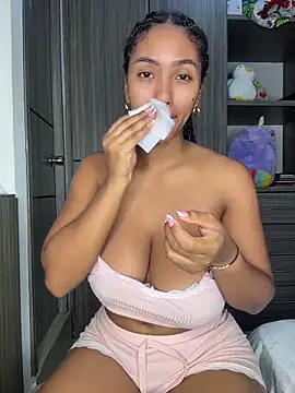 Snapshot of Mia_sweet80 chatting on December 23, 2025, 2:00 am Mia sweet80 online show from December 23, 2025, 2:00 am