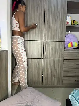 Snapshot of Mia_sweet80 chatting on November 1, 2025, 3:24 am Mia sweet80 online show from November 1, 2025, 3:24 am