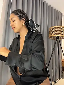 Snapshot of Mia_sweet80 chatting on January 13, 2026, 2:59 am Mia sweet80 online show from January 13, 2026, 2:59 am