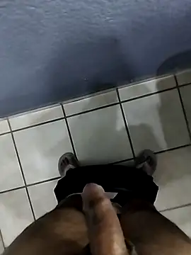 Leofj007 online show from December 17, 2025, 10:59 pm