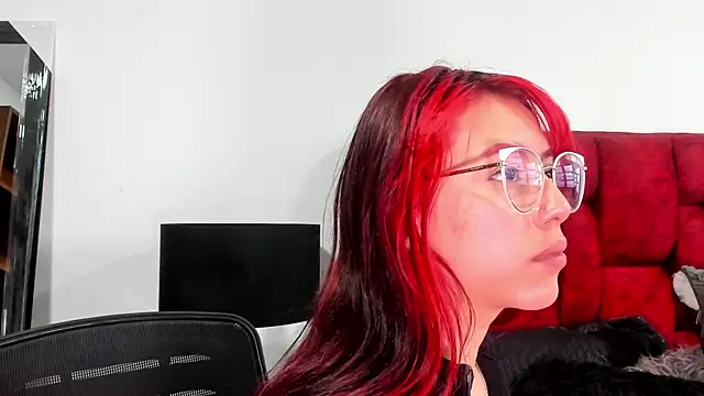 Maddy Mills online show from September 25, 2025, 7:09 pm