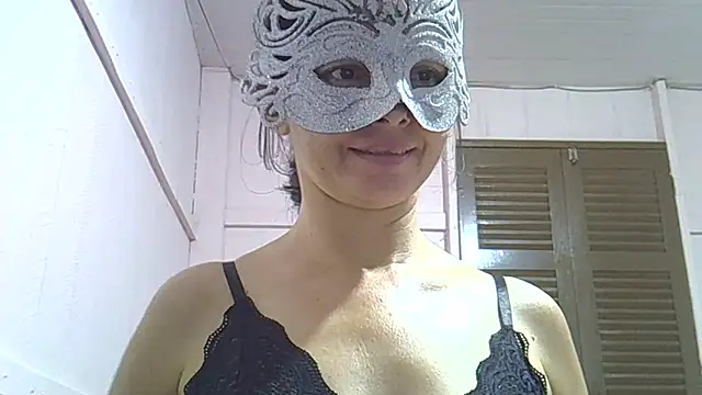 Snapshot of Luana_sexy42 chatting on April 30, 2026, 3:24 am Luana sexy42 online show from April 30, 2026, 3:24 am