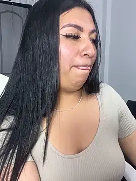 Snapshot of Issa_Santana chatting on November 20, 2025, 6:41 pm Issa Santana online show from November 20, 2025, 6:41 pm