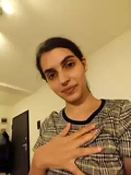 SweetMelodyZ online show from November 20, 2025, 4:24 am