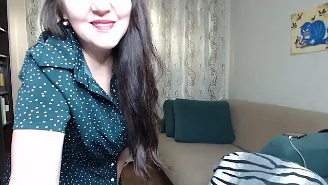 Snapshot of Illusionq chatting on November 17, 2025, 8:40 am Illusionq online show from November 17, 2025, 8:40 am