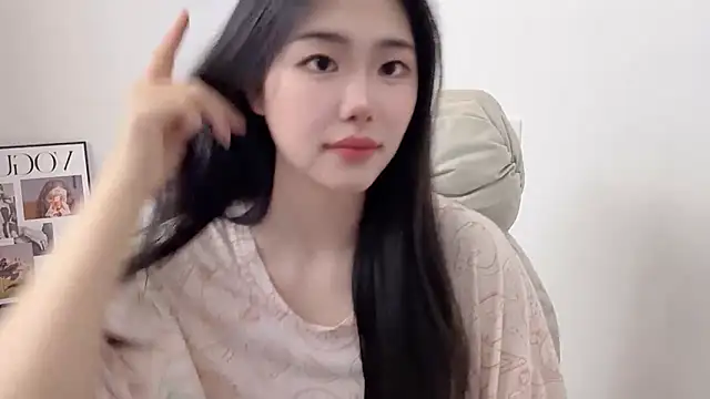 Snapshot of suki-1 chatting on June 18, 2026, 8:57 am suki-1 online show from June 18, 2026, 8:57 am