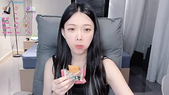 Snapshot of NiNi-baby520 chatting on October 17, 2025, 7:33 am NiNi-baby520 online show from October 17, 2025, 7:33 am