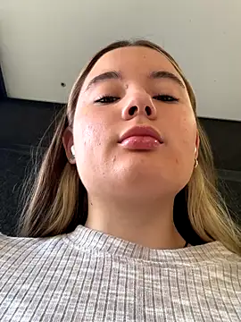 Snapshot of StephanieMur chatting on September 12, 2025, 4:56 am StephanieMur online show from September 12, 2025, 4:56 am