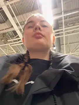 Snapshot of StephanieMur chatting on September 30, 2025, 4:51 am StephanieMur online show from September 30, 2025, 4:51 am