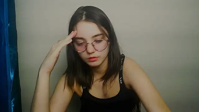 Snapshot of Sun_Shine__ chatting on April 16, 2026, 5:03 pm Sun Shine online show from April 16, 2026, 5:03 pm