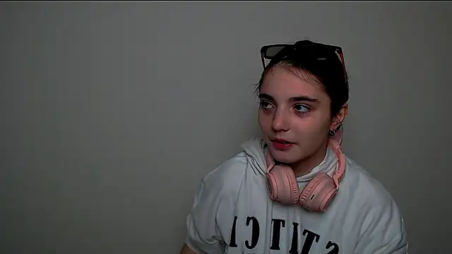 Sun Shine   online show from October 29, 2025, 11:25 pm