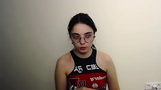 Snapshot of Sun_Shine__ chatting on April 24, 2026, 5:04 pm Sun Shine online show from April 24, 2026, 5:04 pm