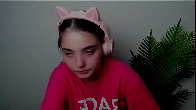 Sun Shine   online show from September 14, 2025, 7:14 pm