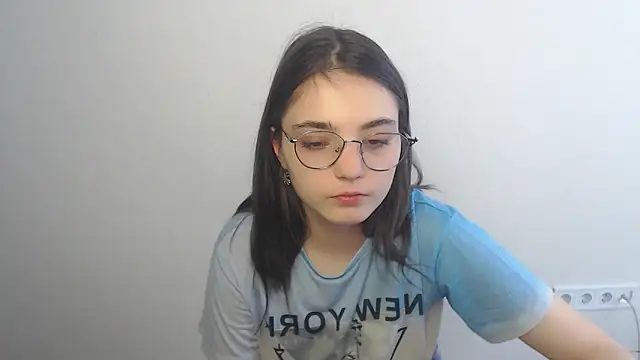 Snapshot of Sun_Shine__ chatting on May 17, 2026, 4:34 am Sun Shine online show from May 17, 2026, 4:34 am