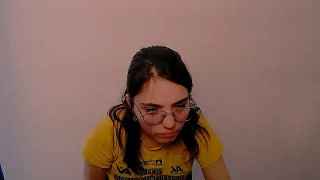 Snapshot of Sun_Shine__ chatting on May 15, 2026, 1:09 pm Sun Shine online show from May 15, 2026, 1:09 pm