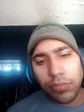 Snapshot of Desirock001 chatting on February 6, 2026, 2:51 am Desirock001 online show from February 6, 2026, 2:51 am