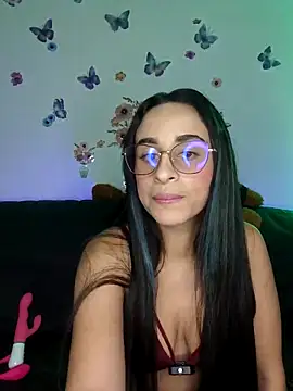 Snapshot of issis22 chatting on November 6, 2025, 2:48 am issis22 online show from November 6, 2025, 2:48 am