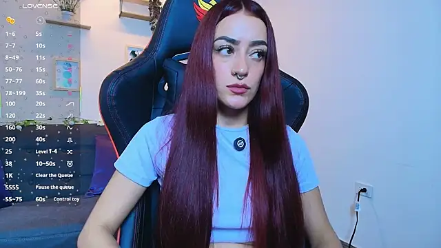 Snapshot of ViolethRosse chatting on January 7, 2026, 8:58 pm ViolethRosse online show from January 7, 2026, 8:58 pm