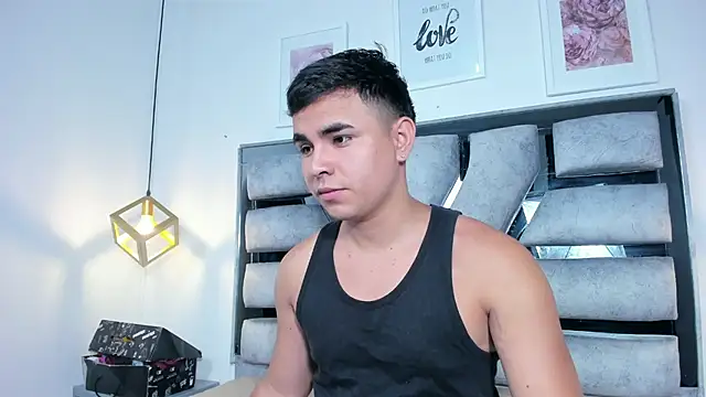 lianfox  online show from March 26, 2026, 12:14 pm