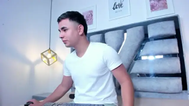 lianfox  online show from March 21, 2026, 12:20 pm