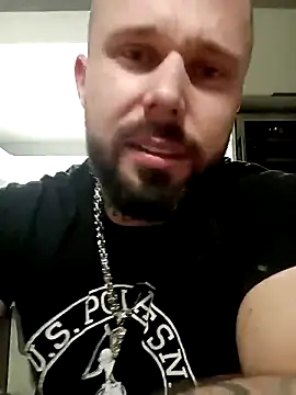 Snapshot of Barber33zk chatting on June 22, 2026, 1:44 am Barber33zk online show from June 22, 2026, 1:44 am