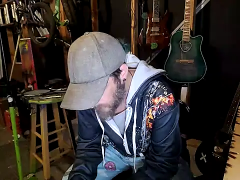 thejuicybacon online show from October 8, 2025, 5:20 am