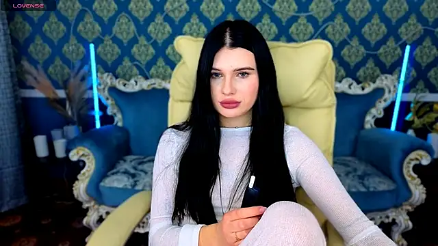 Snapshot of Neyla_Charm chatting on November 12, 2025, 1:48 pm Neyla Charm online show from November 12, 2025, 1:48 pm