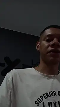 Snapshot of milo_cruz chatting on December 17, 2025, 11:43 pm milo cruz online show from December 17, 2025, 11:43 pm