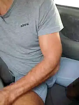 Snapshot of GreekGuyOutdoors chatting on November 27, 2025, 6:03 am GreekGuyOutdoors online show from November 27, 2025, 6:03 am