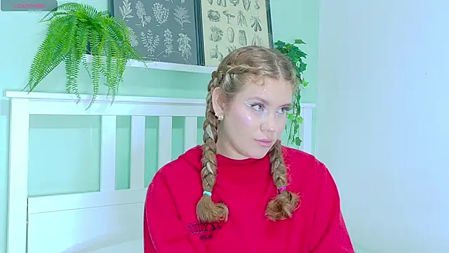 Snapshot of BelaMiller_ chatting on November 12, 2025, 11:47 am BelaMiller online show from November 12, 2025, 11:47 am