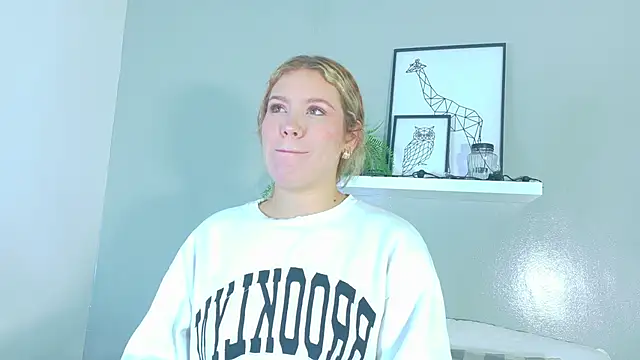 Snapshot of BelaMiller_ chatting on November 6, 2025, 11:36 am BelaMiller online show from November 6, 2025, 11:36 am