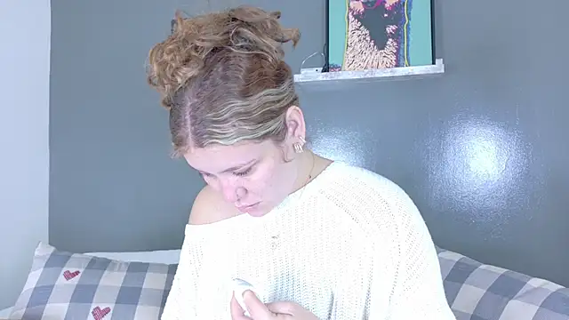 Snapshot of BelaMiller_ chatting on November 1, 2025, 11:48 am BelaMiller online show from November 1, 2025, 11:48 am