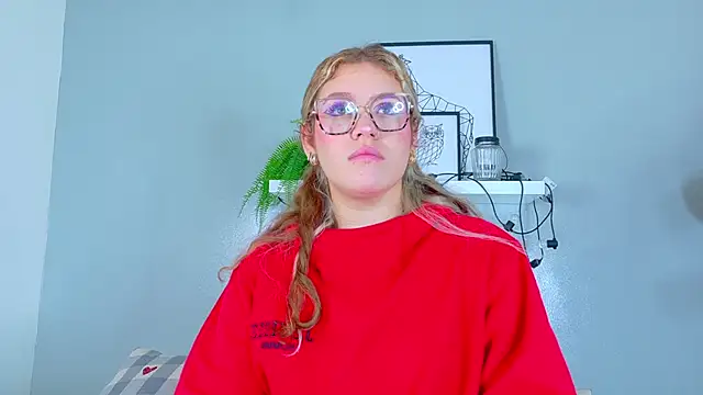 Snapshot of BelaMiller_ chatting on November 11, 2025, 11:38 am BelaMiller online show from November 11, 2025, 11:38 am