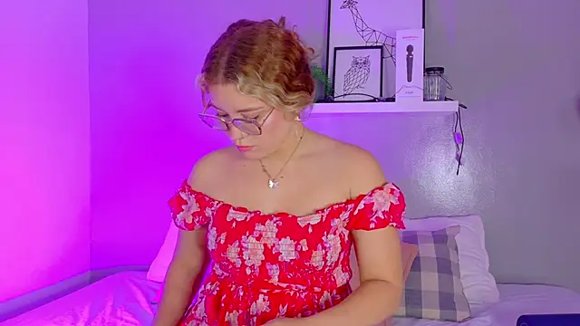 Snapshot of BelaMiller_ chatting on November 20, 2025, 11:44 am BelaMiller online show from November 20, 2025, 11:44 am