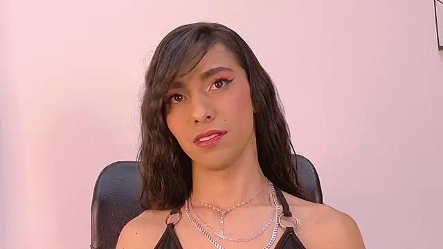 TiffValentinee  online show from December 18, 2025, 2:49 am