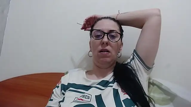 Snapshot of jollene chatting on March 12, 2026, 3:27 pm jollene online show from March 12, 2026, 3:27 pm