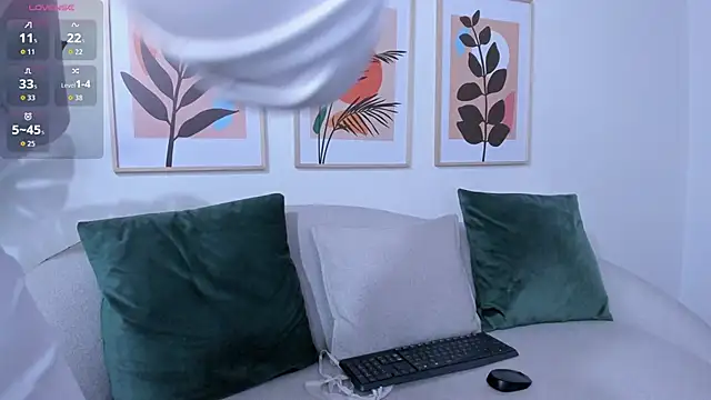 crystal peed online show from October 9, 2025, 11:22 am