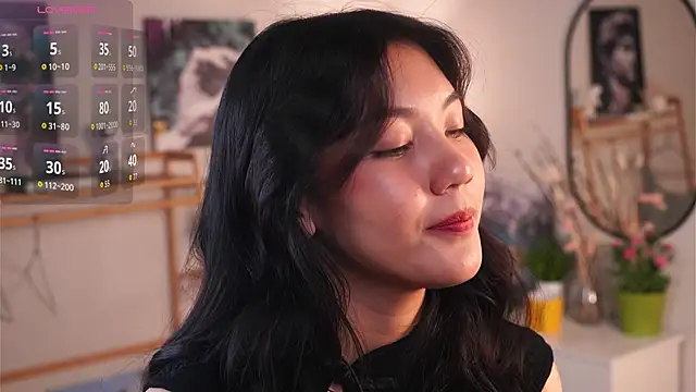 Snapshot of MoiraEger chatting on October 2, 2025, 5:05 pm MoiraEger online show from October 2, 2025, 5:05 pm