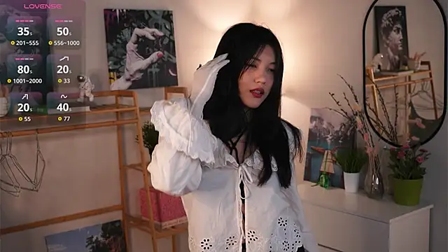 Snapshot of MoiraEger chatting on October 1, 2025, 5:17 pm MoiraEger online show from October 1, 2025, 5:17 pm