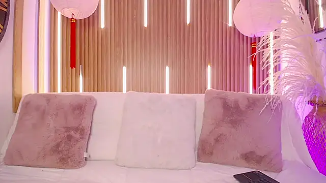 Snapshot of MylaDreams chatting on January 7, 2026, 4:06 am MylaDreams online show from January 7, 2026, 4:06 am