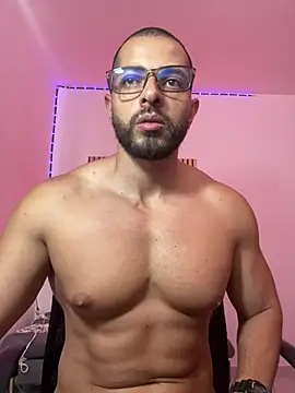 Snapshot of magnumchris chatting on April 18, 2026, 7:58 pm magnumchris online show from April 18, 2026, 7:58 pm