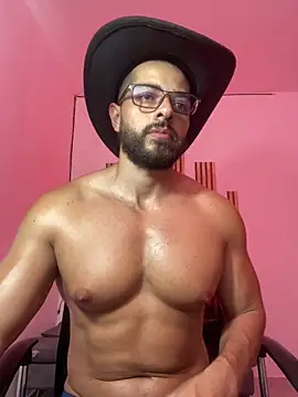 Snapshot of magnumchris chatting on April 7, 2026, 7:59 pm magnumchris online show from April 7, 2026, 7:59 pm